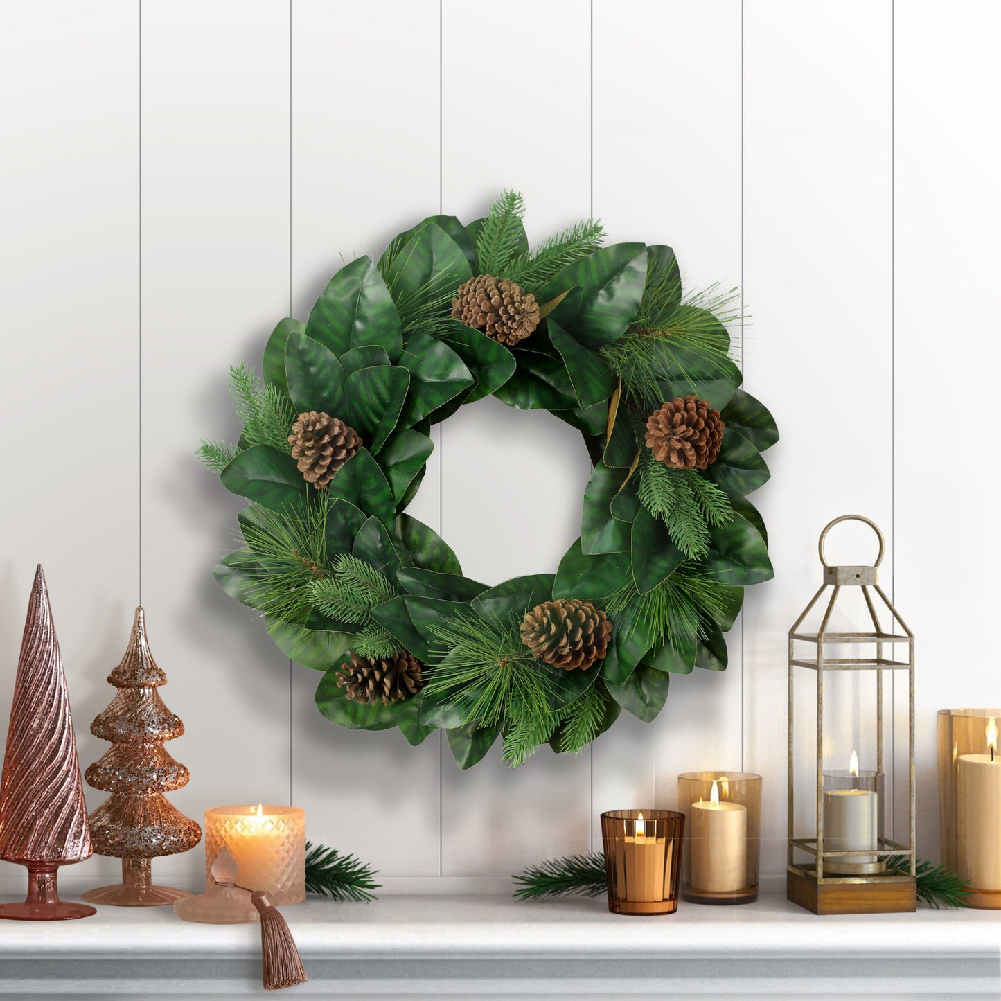 24" Wreath with Magnolia Leaves