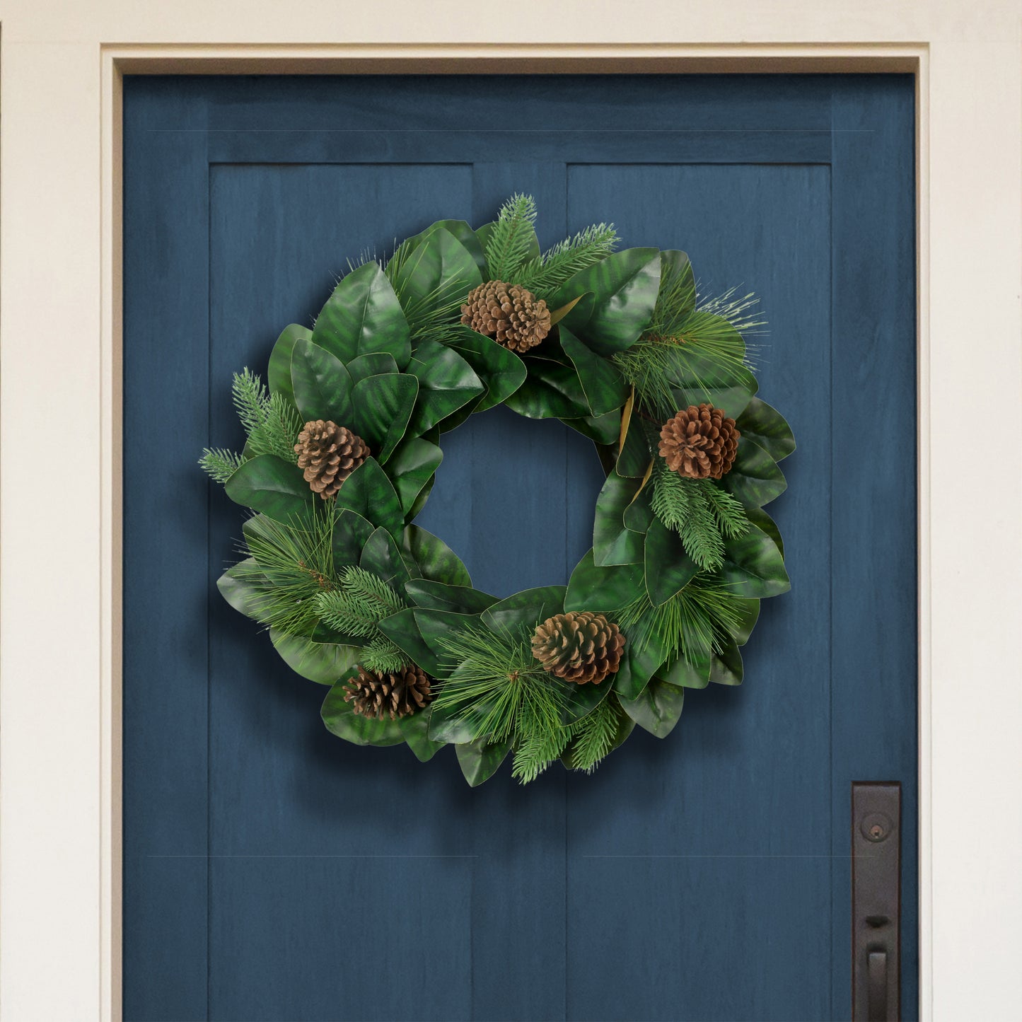 24" Wreath with Magnolia Leaves