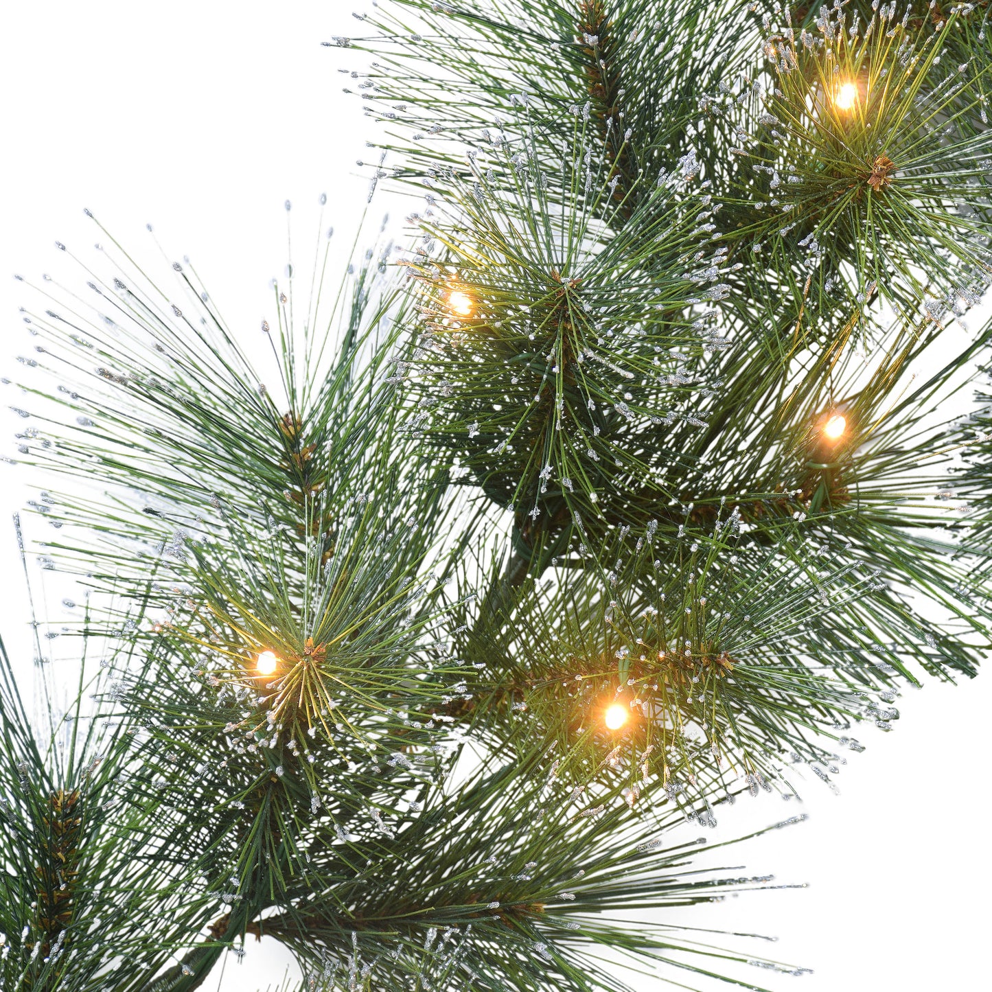 24 in Pre-lit Glittery Wreath, 50 Tips, 50 B/O Warm White LED Lights (3 x AA batteries not included), On/Off Timer Function