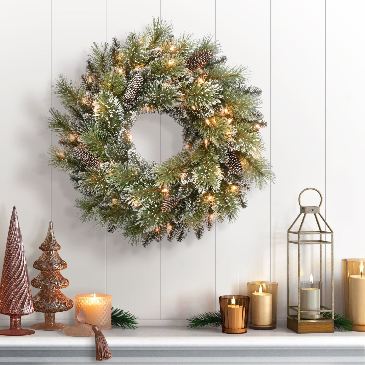 24" Pre-Lit Snowy Wreath with 50 Clear Incandescent Lights