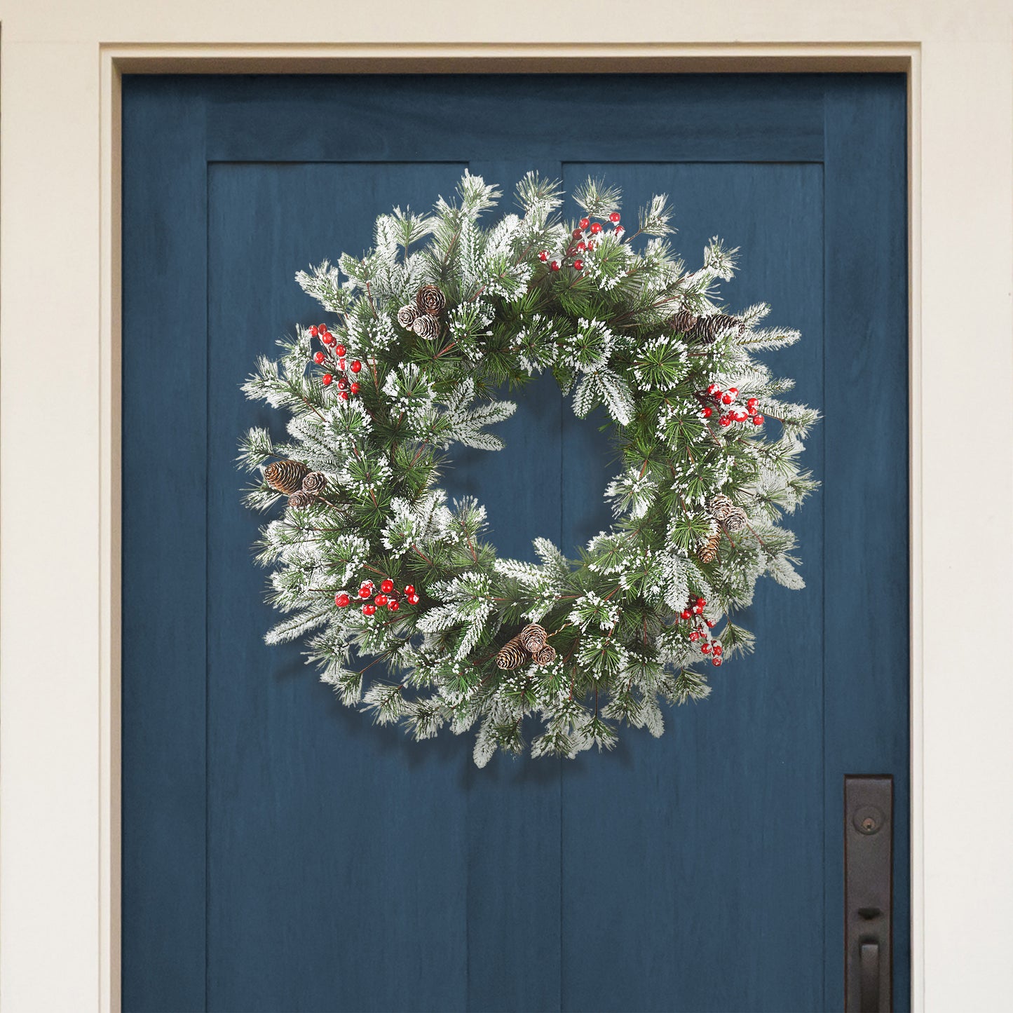 24" PE/PVC Decorated Wreath, 200 Tips, Pine Cones & Berries