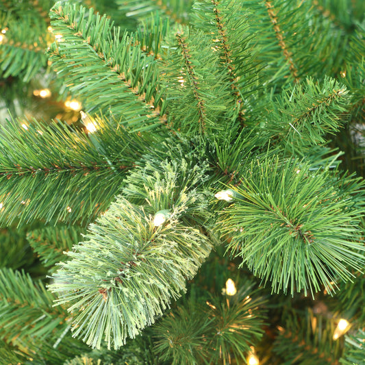 Pre-Lit 7.5' Western Pine Artificial Christmas Tree with 600 Lights, Green