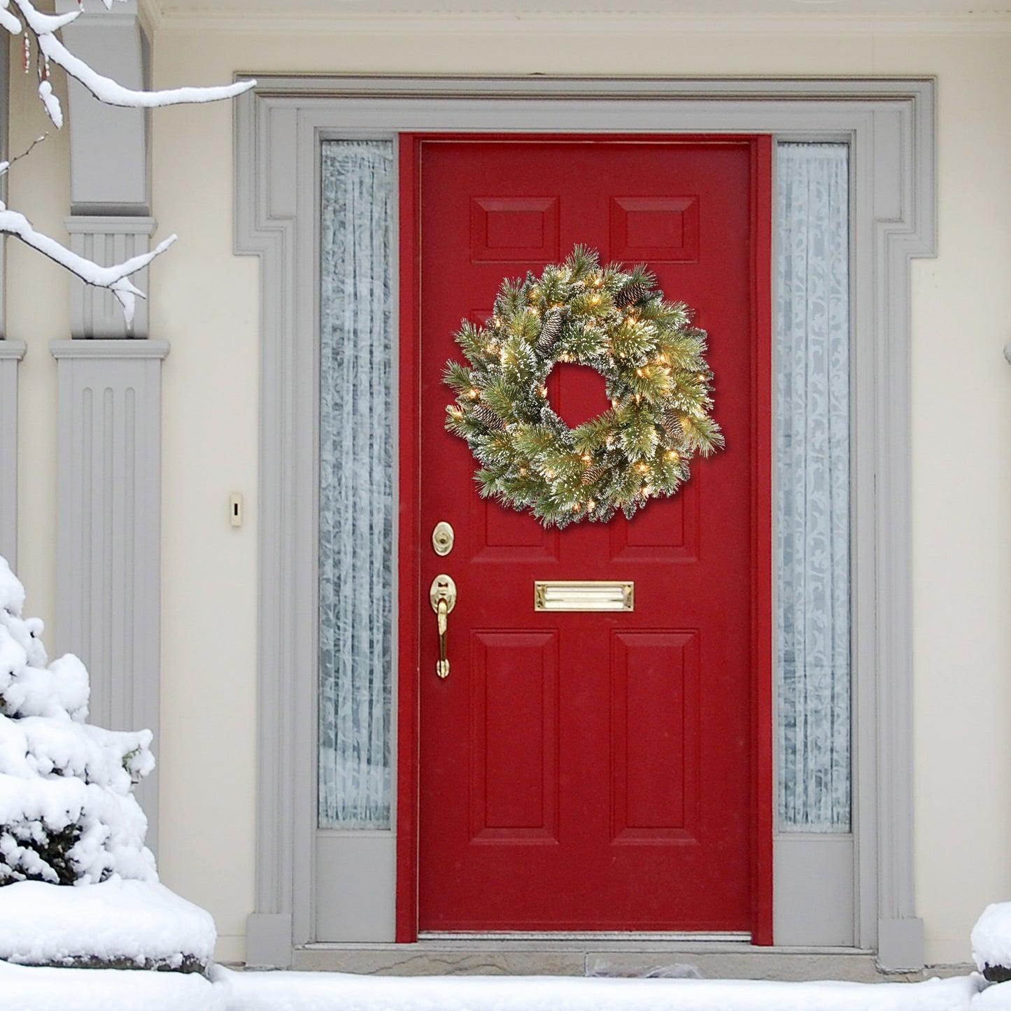 24" Pre-Lit Snowy Wreath with 50 Clear Incandescent Lights