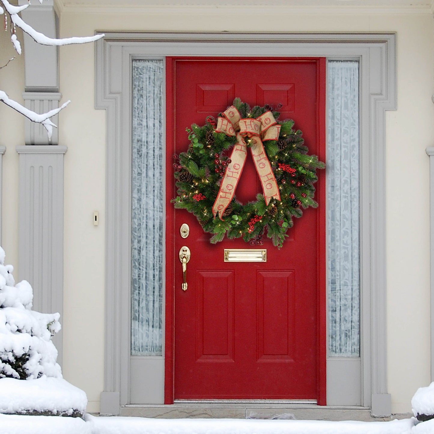 30" Pre-Lit Decorated wreath with 70 Clear Incandescent Lights