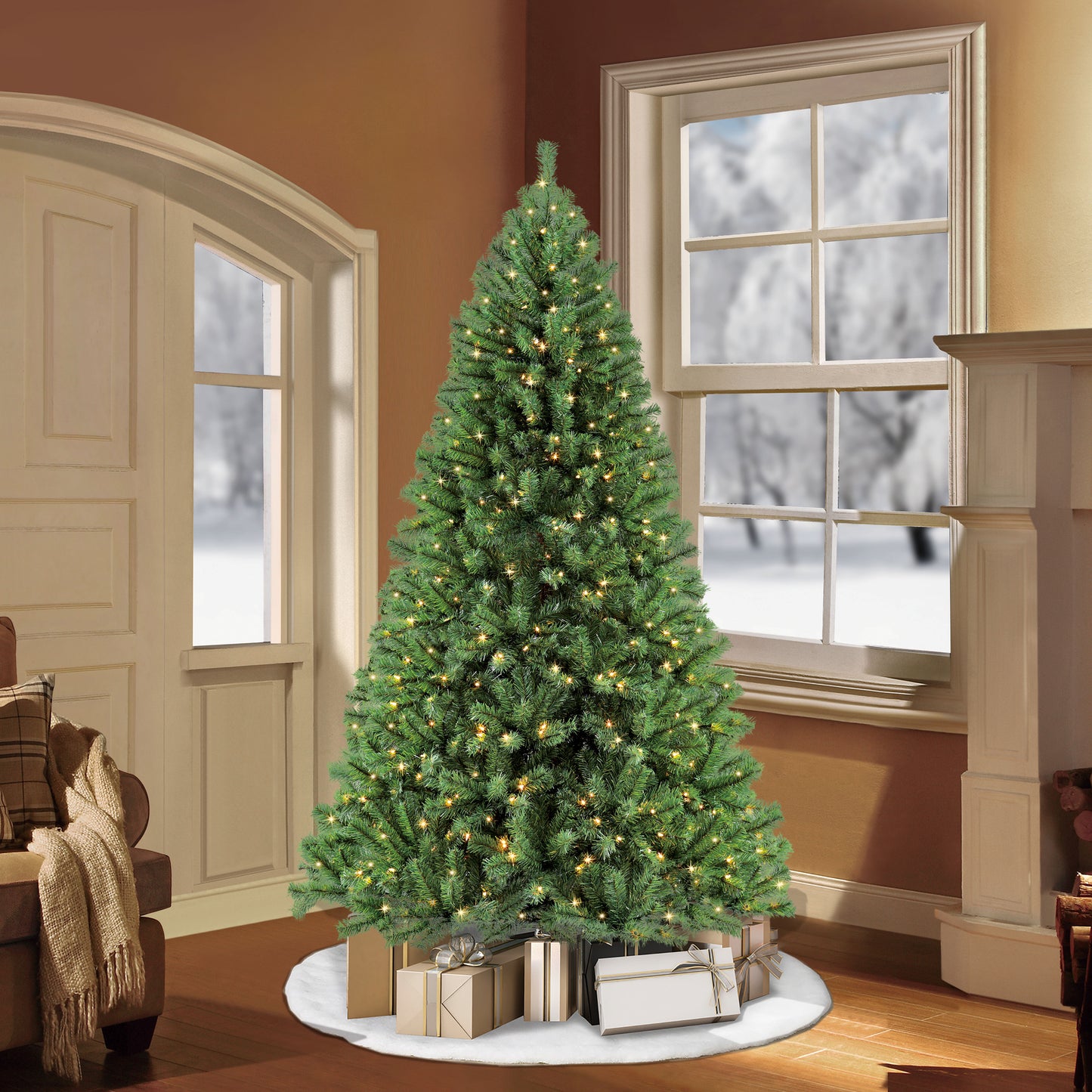 Pre-Lit 6.5' Northern Fir Artificial Christmas Tree with 400 Lights, Green